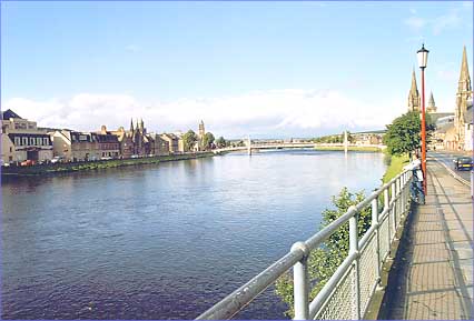 Rivière Ness au centre-ville